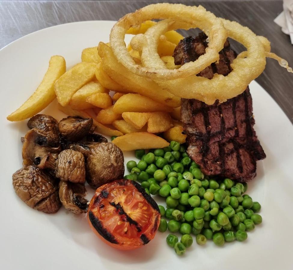 The Sportsmans Inn Limited Айвибридж Екстериор снимка