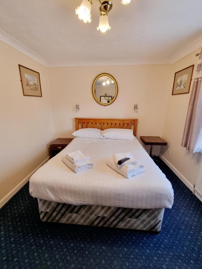 The Sportsmans Inn Limited Айвибридж Екстериор снимка