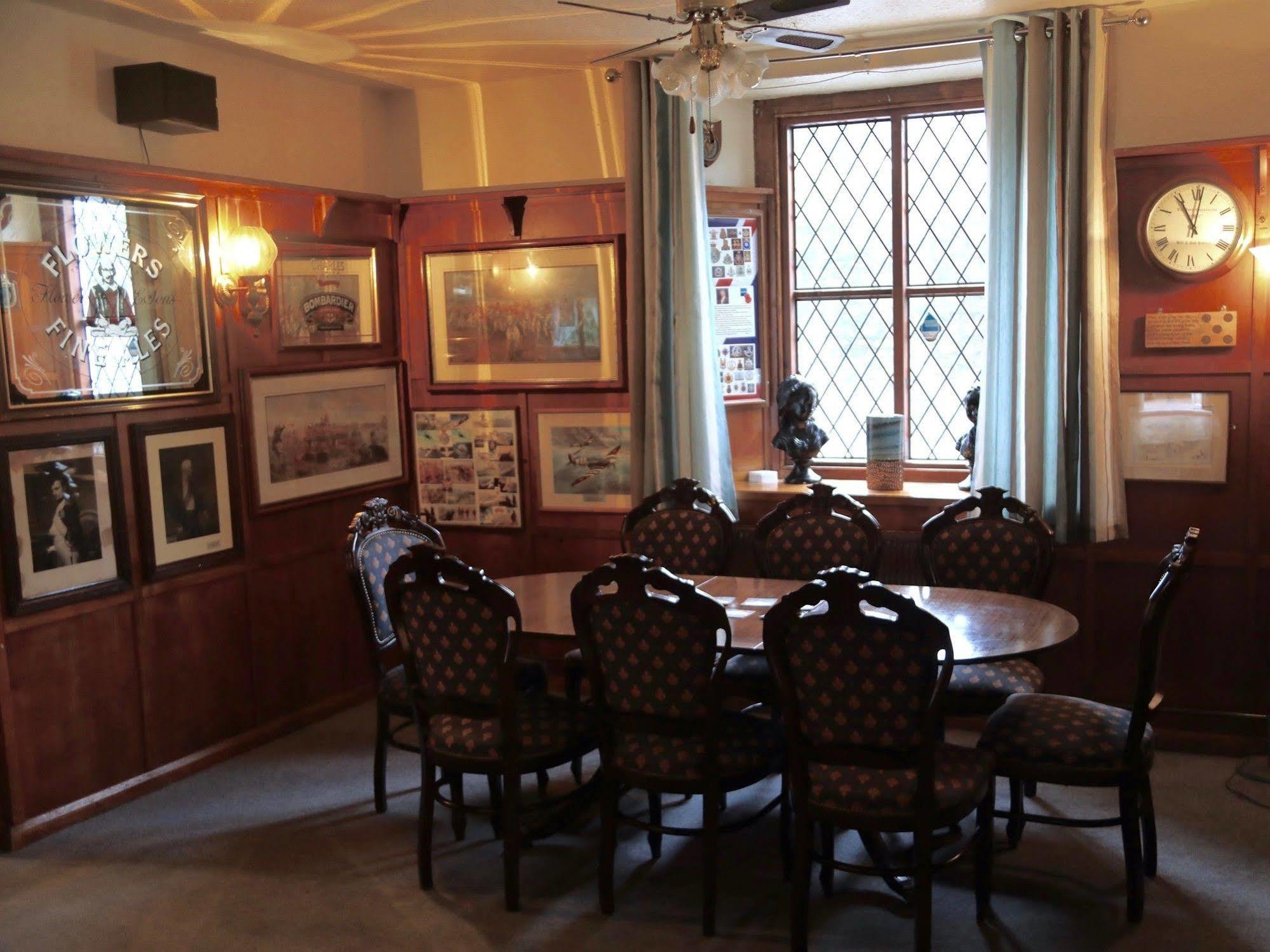 The Sportsmans Inn Limited Айвибридж Екстериор снимка